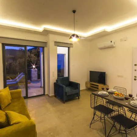 וילה With Sea View And Private Pool For 8 People In Antalya, - Awz 125 קלקן