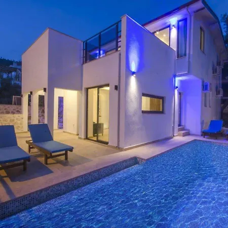 With Sea View And Private Pool For 8 People In Antalya, - Awz 125 וילה *