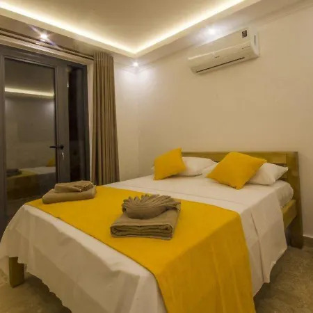 With Sea View And Private Pool For 8 People In Antalya, - Awz 125 קלקן