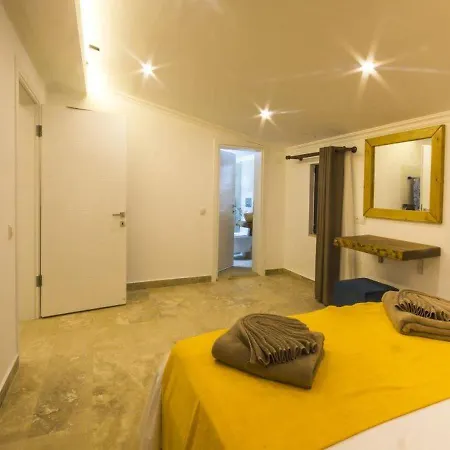 With Sea View And Private Pool For 8 People In Antalya, - Awz 125 * קלקן